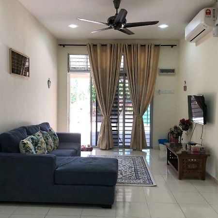 Magnolia 1 Homestay Kampung Kuala Besut Ngoại thất bức ảnh