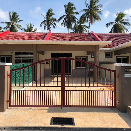 Magnolia 1 Homestay Kampung Kuala Besut Ngoại thất bức ảnh