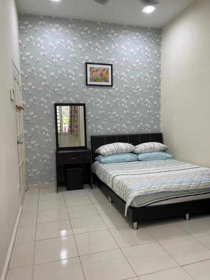 Magnolia 1 Homestay Kampung Kuala Besut Ngoại thất bức ảnh
