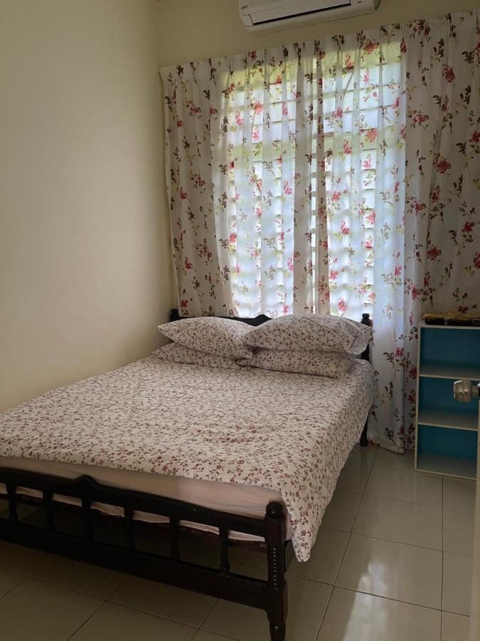 Magnolia 1 Homestay Kampung Kuala Besut Ngoại thất bức ảnh