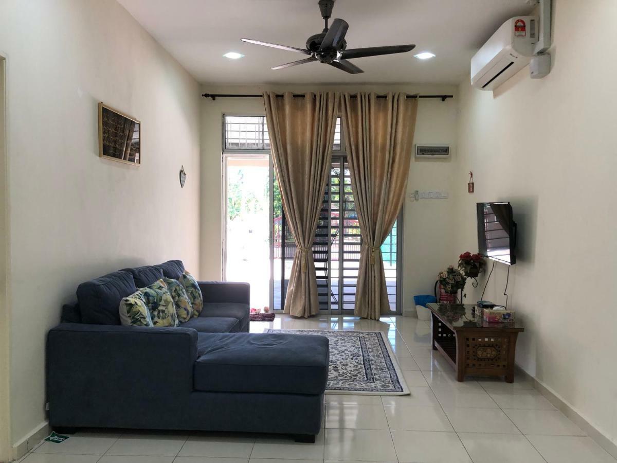 Magnolia 1 Homestay Kampung Kuala Besut Ngoại thất bức ảnh