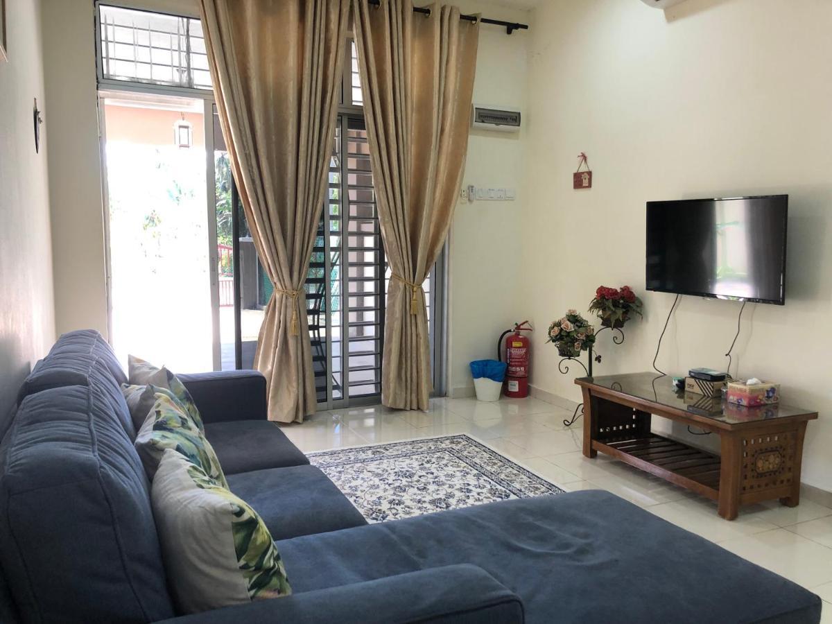 Magnolia 1 Homestay Kampung Kuala Besut Ngoại thất bức ảnh