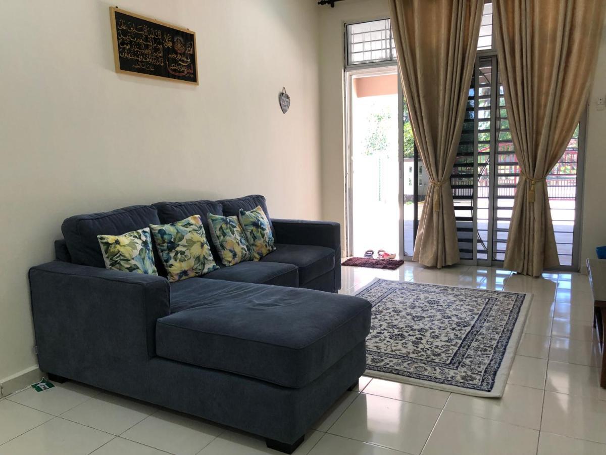 Magnolia 1 Homestay Kampung Kuala Besut Ngoại thất bức ảnh